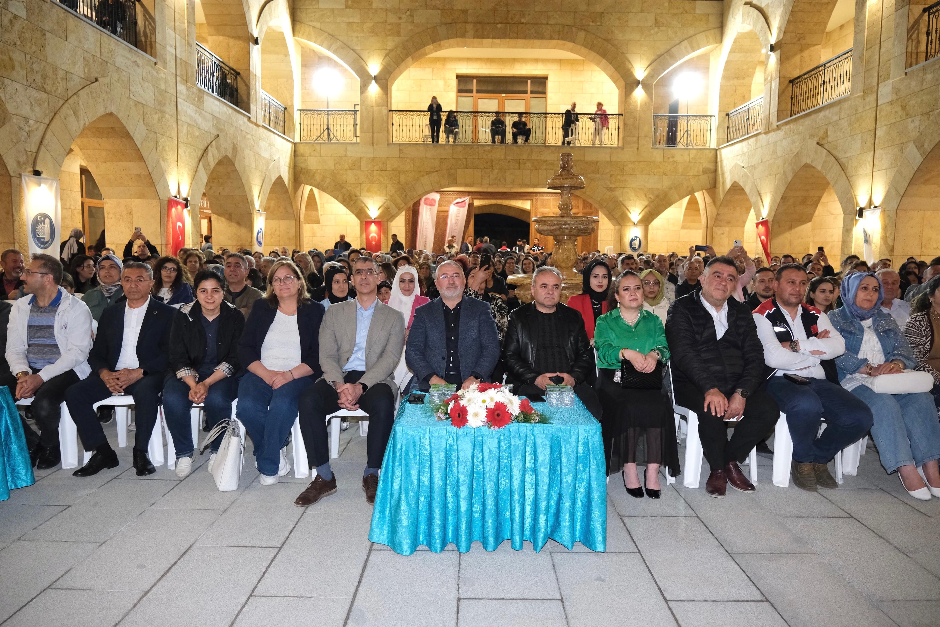 BEDESTEN’DE TÜRKÜLER YANKILANDI